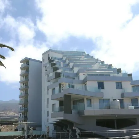 Relaxing In With Picturesque Views 帕莱索海滩
