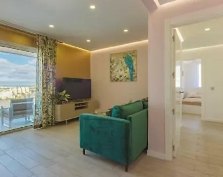 Relaxing In With Picturesque Views *